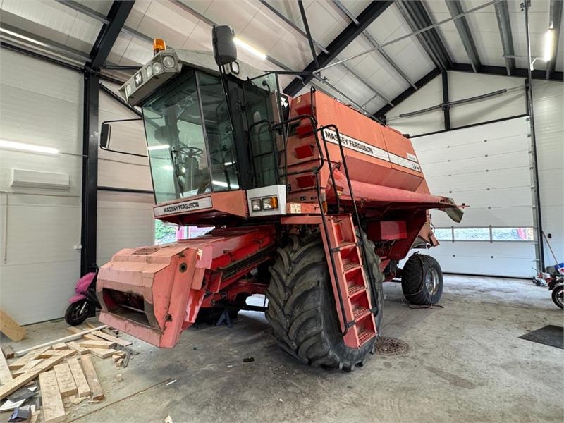 Massey Ferguson MF 34 skurtresker
