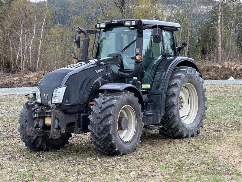 Valtra T213 TRAKTOR – 2012 – 212 HK – VERSU – POWERSHIFT