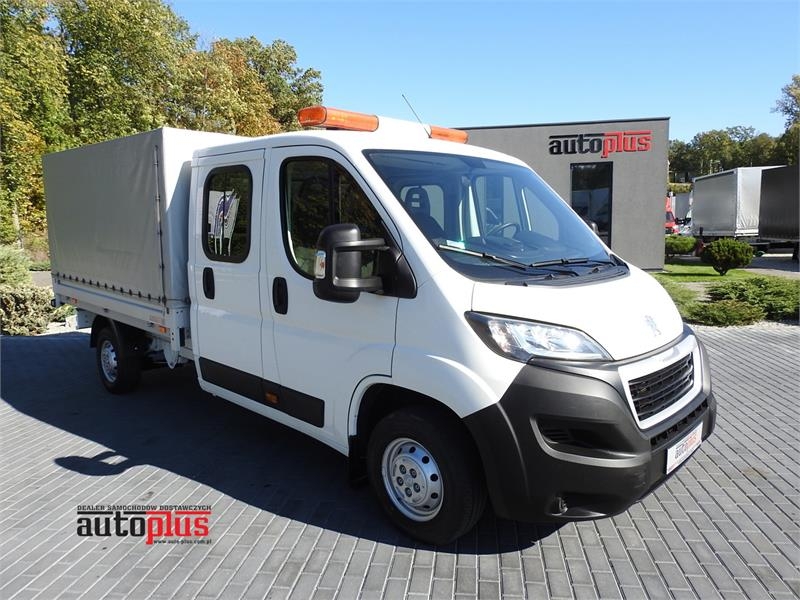 Peugeot BOXER STAKE BODY DOUBLE CABIN DOKA 7 SEATS