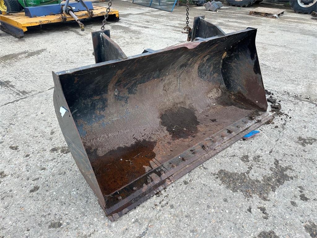 JCB Telehandler bucket on Q-Fit & Toolcarrier