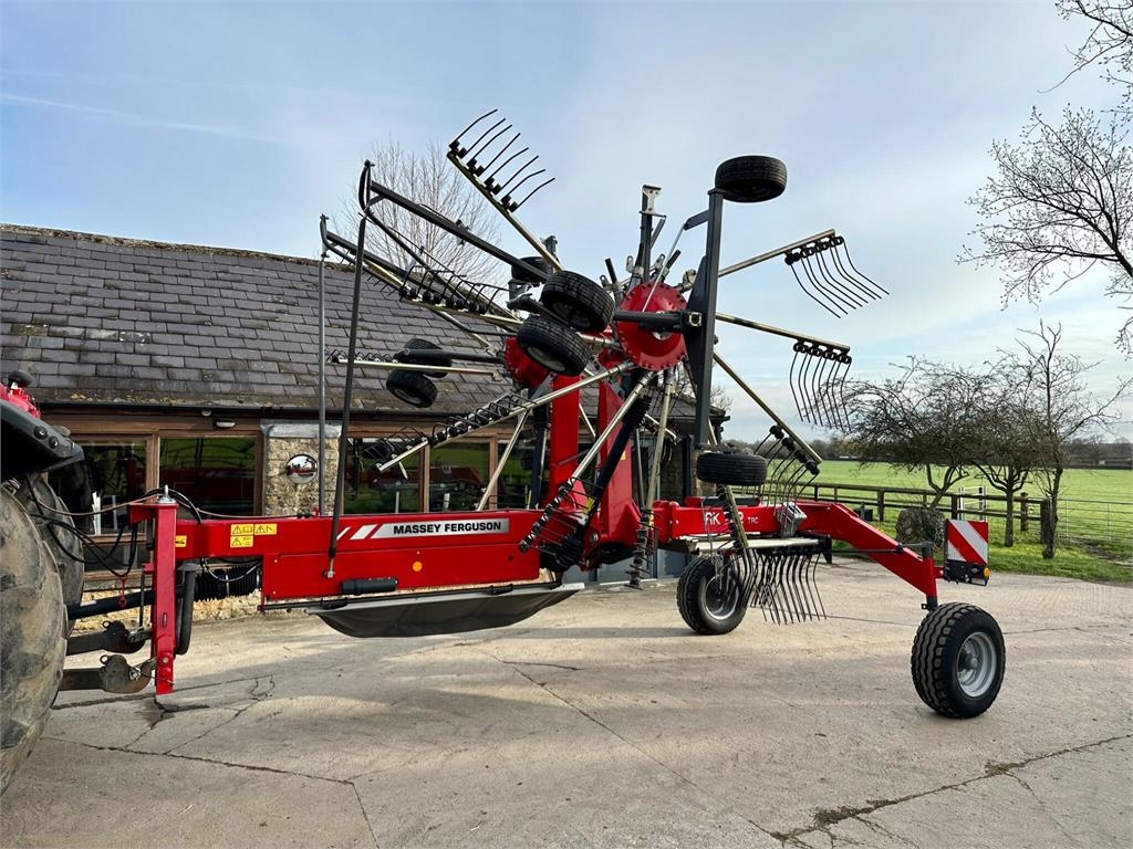 Massey Ferguson RK762 twin rotor rake