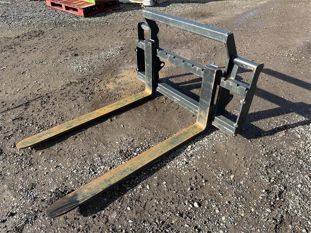 MX 2.5 Ton pallet forks