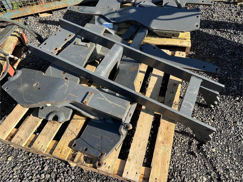 Quicke Loader brackets to fit Massey 5470/6470