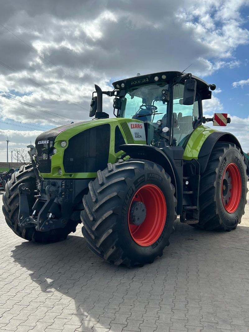 Axion 950
