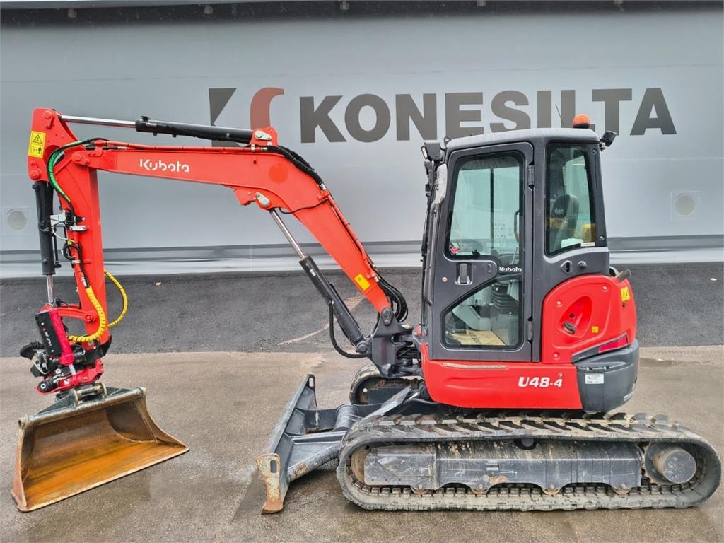 Kubota U48-4 PYÖRITTÄJÄLLÄ