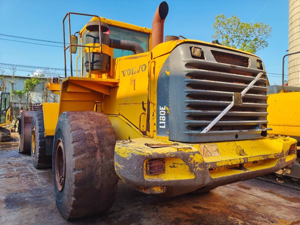 Chargeuse sur pneus Volvo L 180 E — occasion 2006, 7 000 h