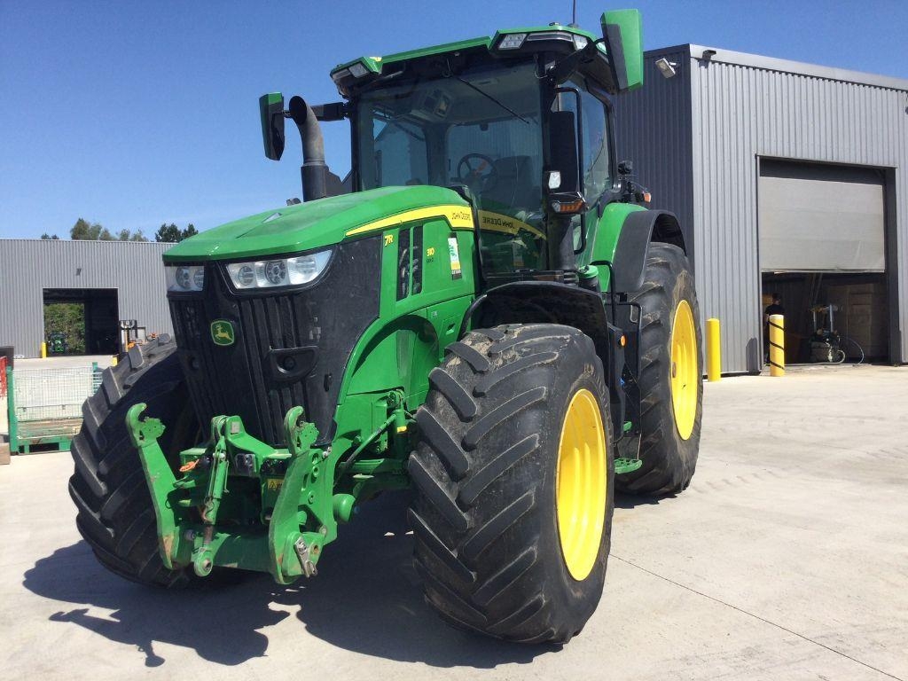John Deere 7R 310