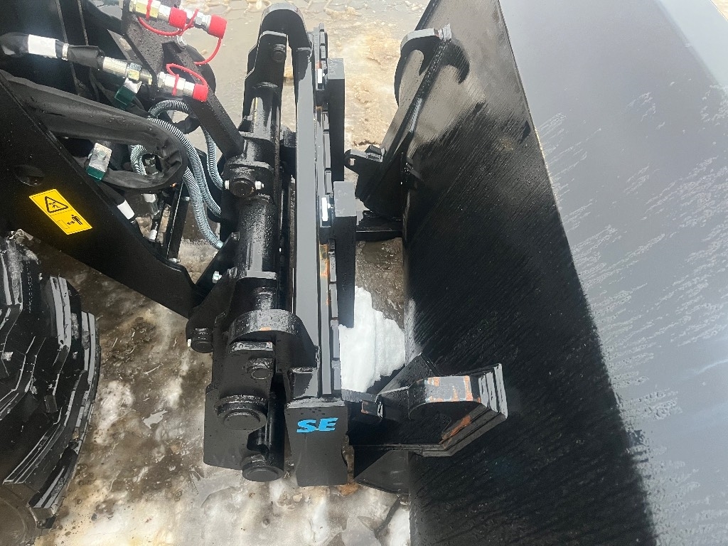 JCB 403 / Kauha, Piikit, 30km/h, Takuu 12kk kuva 7