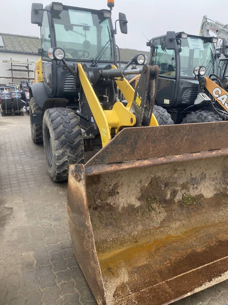 New Holland W 80 C