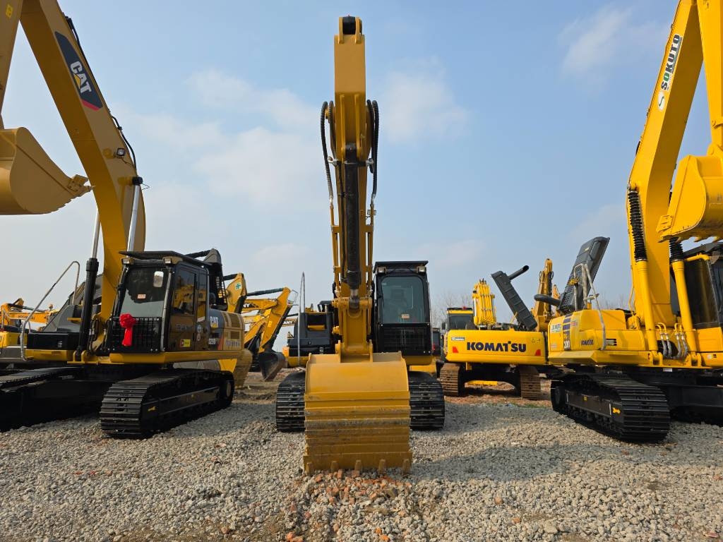 Pelle sur chenilles Caterpillar 320D — occasion 2024, 500 h