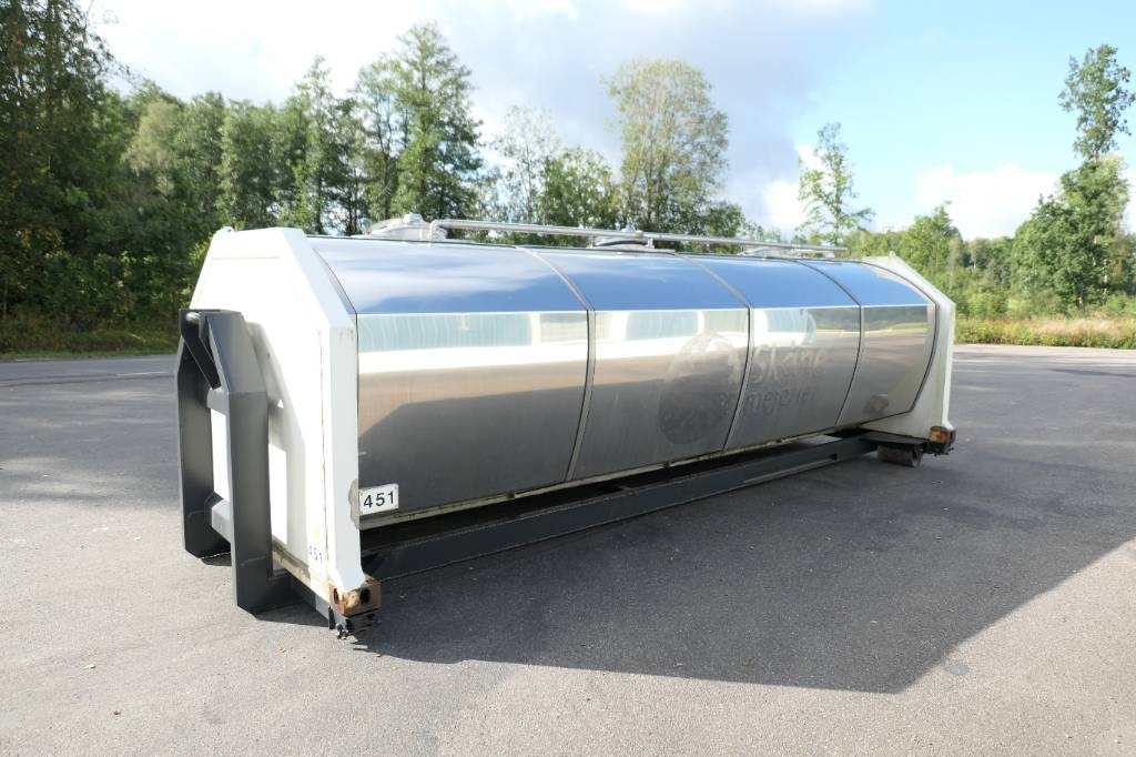 LP Kolding Rostfri Mjölktank på Lastväxlare-ram Co