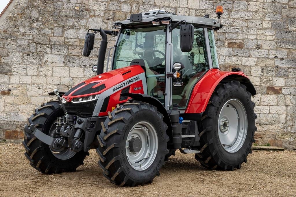 Massey Ferguson 5S.145