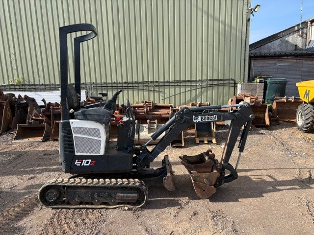 Mini-pelle Bobcat E 10 — occasion 2015, 2 885 h
