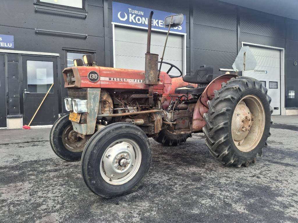 Tracteur agricole Massey Ferguson 130 — occasion 1965
