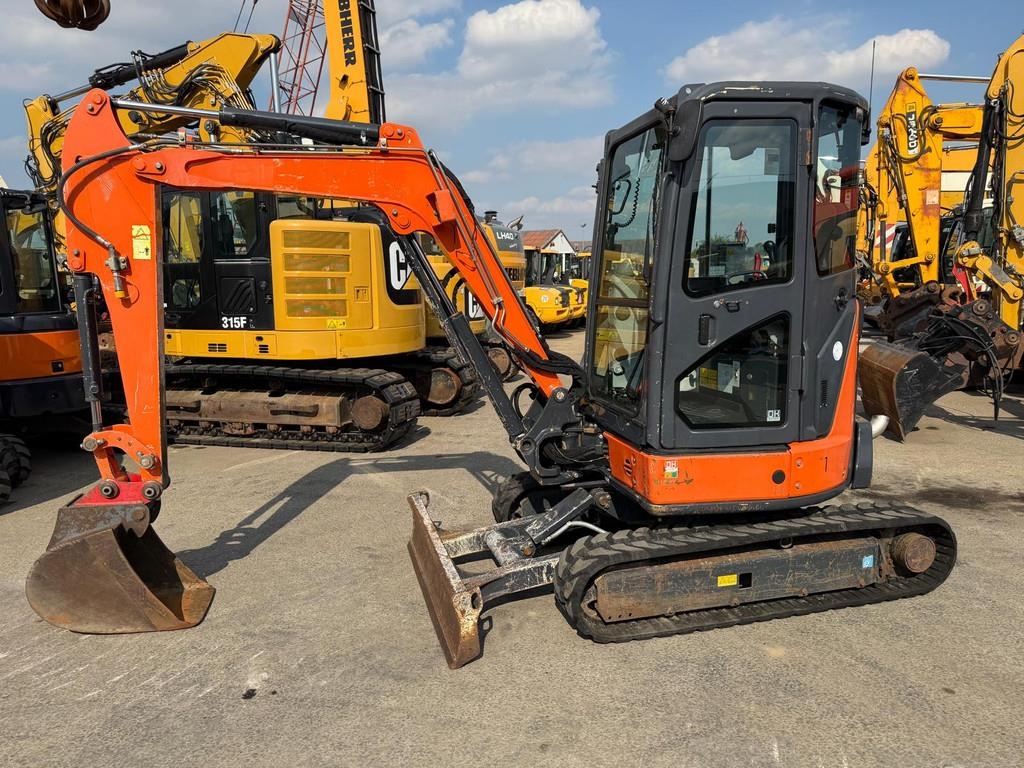 Mini-pelle Hitachi ZX33U-5 . — occasion 2013, 6 320 h