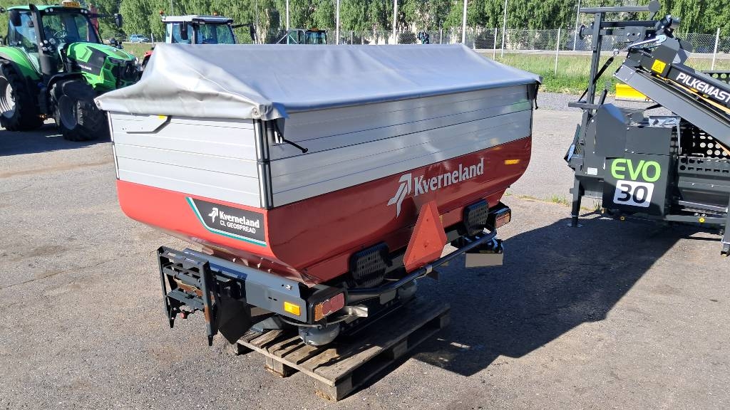 Kverneland Exacta CL 2300 Geospread pintalevitin