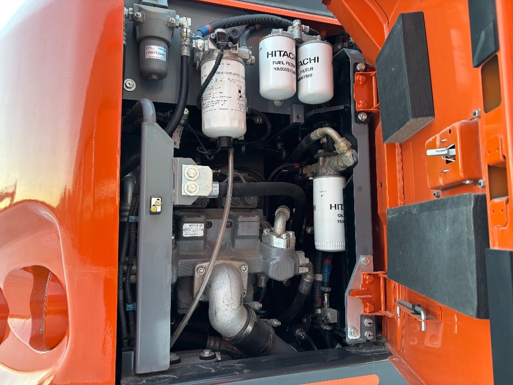 Hitachi ZX 135 W-7 / Engcon, määre, kütteseade, StageV kuva 11