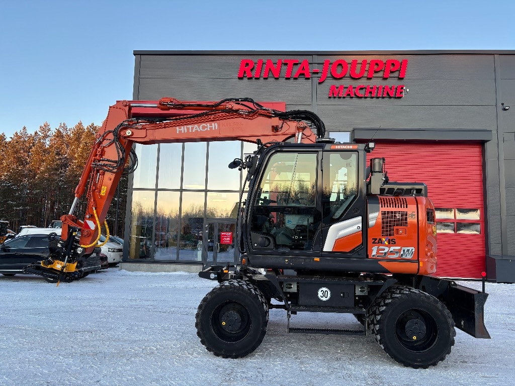 Hitachi ZX 135 W-7 / Engcon, Rasvari, Lämmitin, StageV