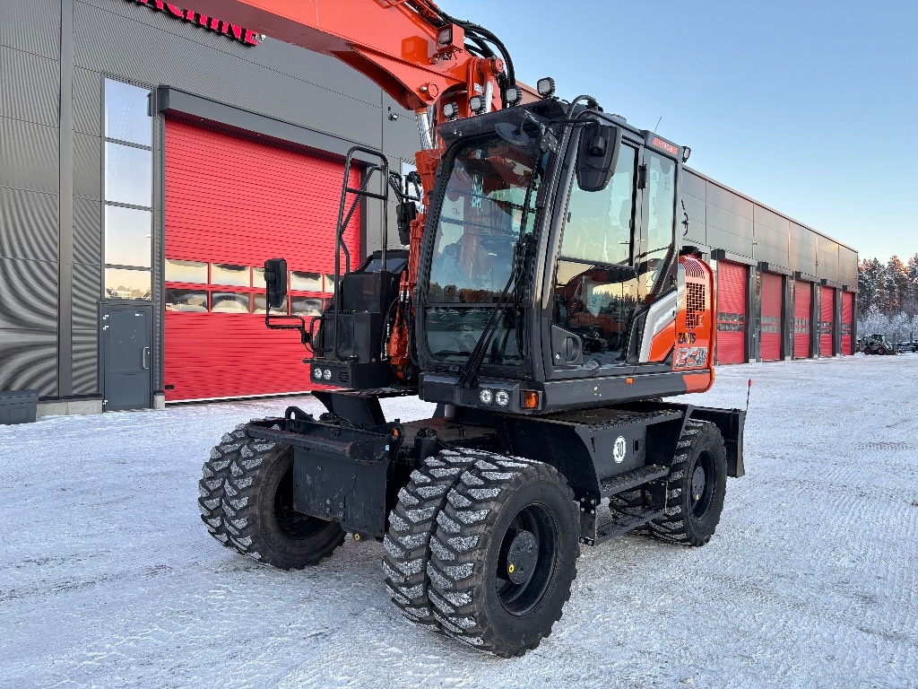 Hitachi ZX 135 W-7 / Engcon, määre, kütteseade, StageV kuva 2