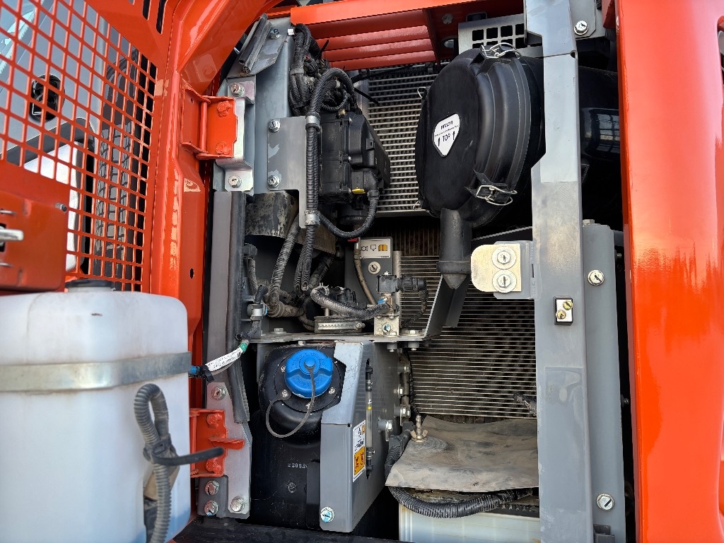 Hitachi ZX 135 W-7 / Engcon, määre, kütteseade, StageV kuva 12