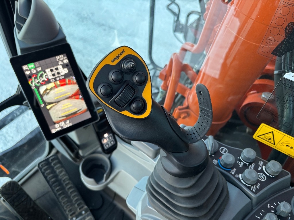 Hitachi ZX 135 W-7 / Engcon, määre, kütteseade, StageV kuva 17