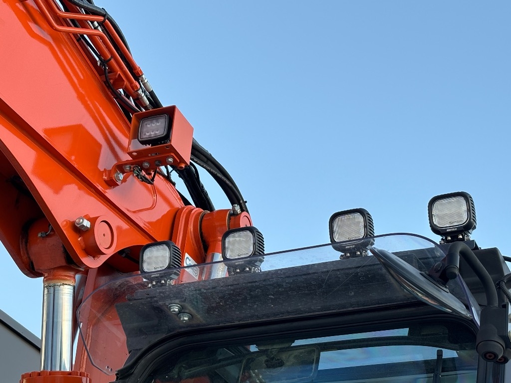 Hitachi ZX 135 W-7 / Engcon, määre, kütteseade, StageV kuva 14
