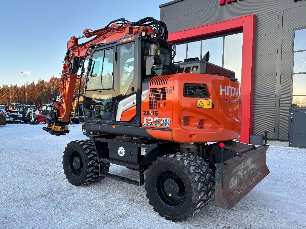 Hitachi ZX 135 W-7 / Engcon, määre, kütteseade, StageV kuva 3