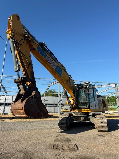 Liebherr R 946