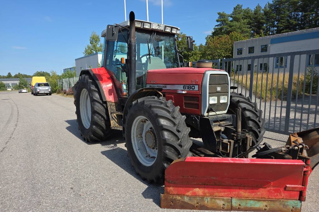 Massey Ferguson 6180 Traktor Påkostad 150.000 kr