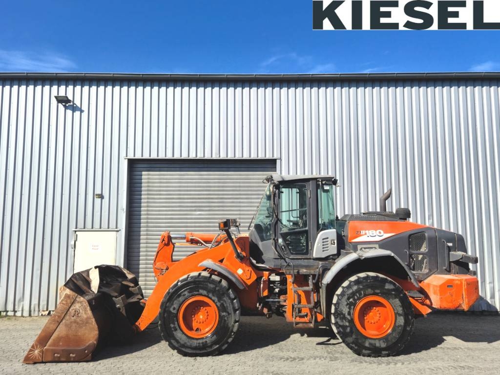 Chargeuse sur pneus Hitachi ZW 180-6 — occasion 2017, 13 930 h