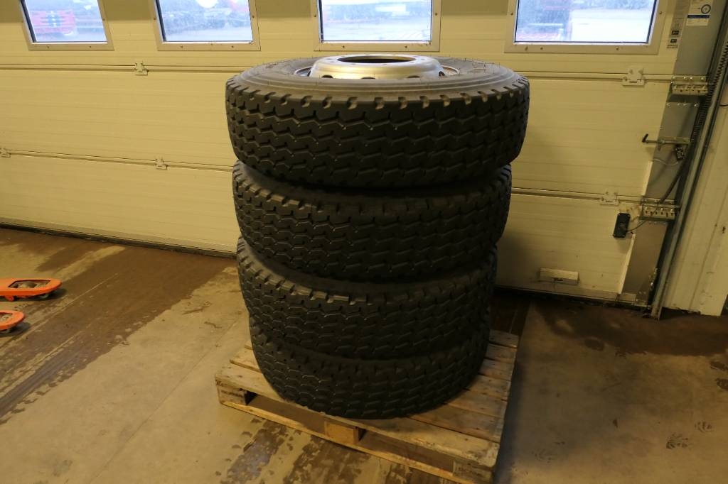Pirelli Däck 315/80R22,5 AP 05