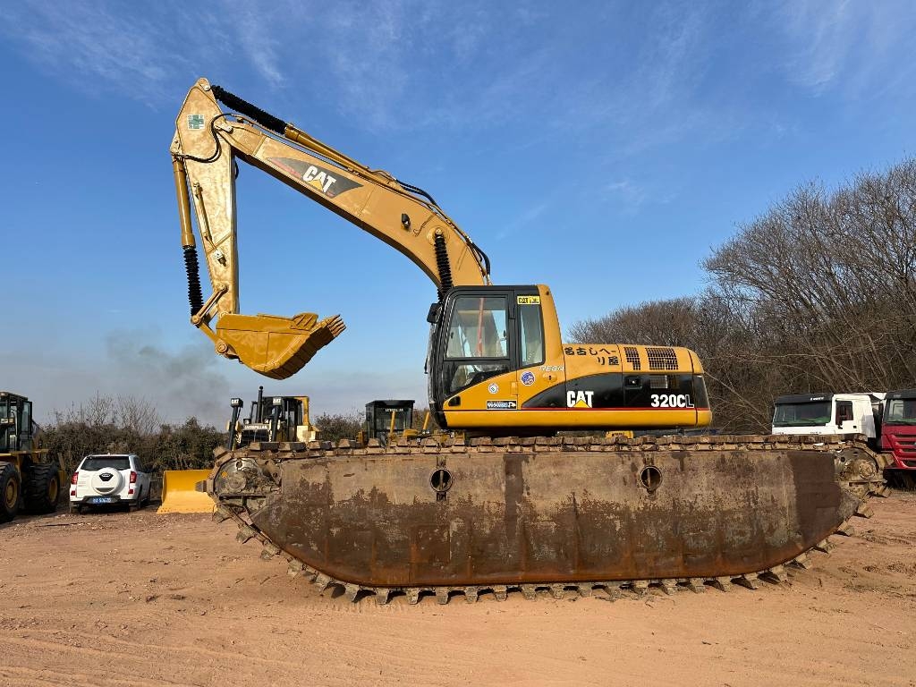 Pelle de manutention Caterpillar 320 C — occasion 2020, 2 400 h