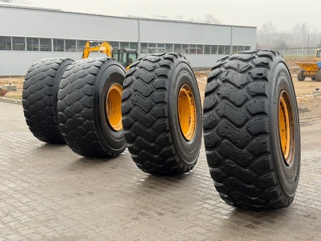 Liebherr L 580 2Plus2 complet TYRES+RIMS SPICER AXLES
