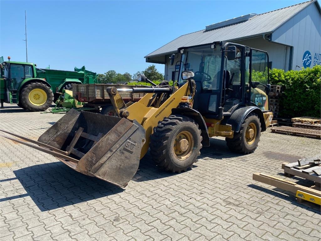 Chargeuse sur pneus Caterpillar 906H — occasion 2008, 6 400 h