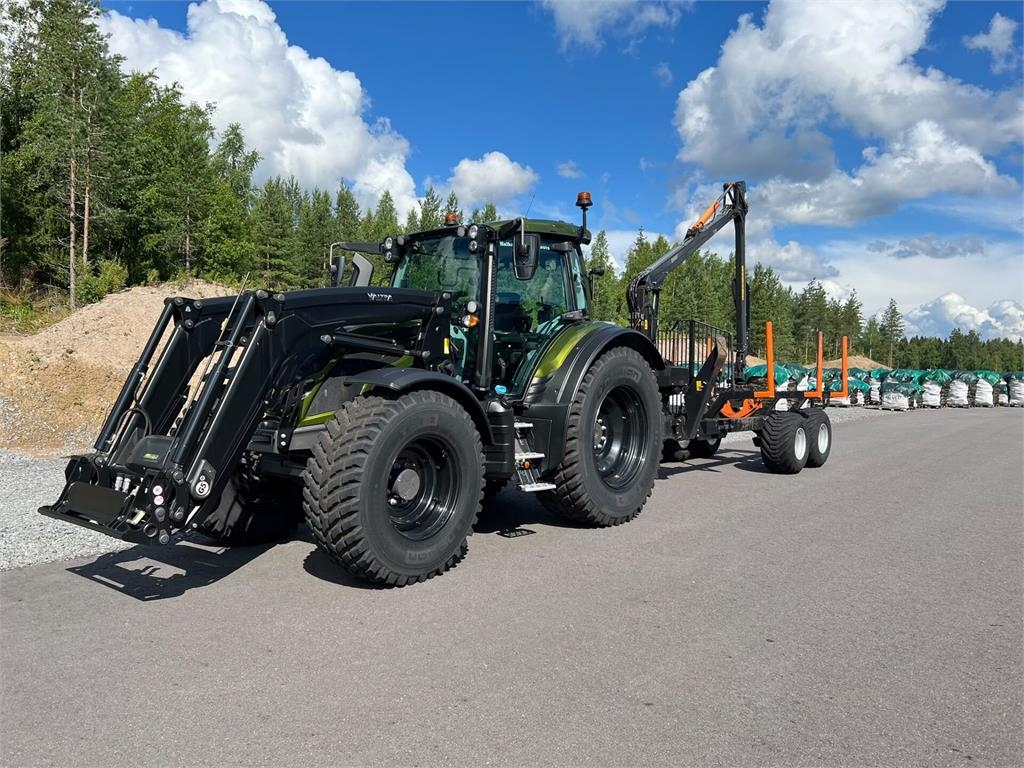 Valtra N135A
