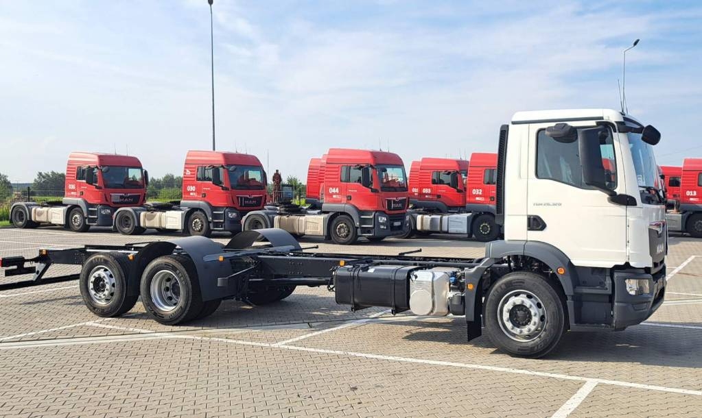 MAN TGM 26.320 6x2-4 / truck chassis / 0 km! / 2026