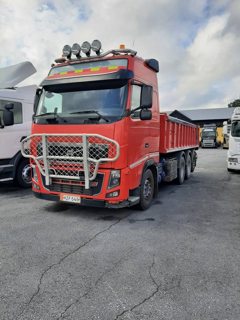 Camion benne Volvo FH 16 — occasion 2011