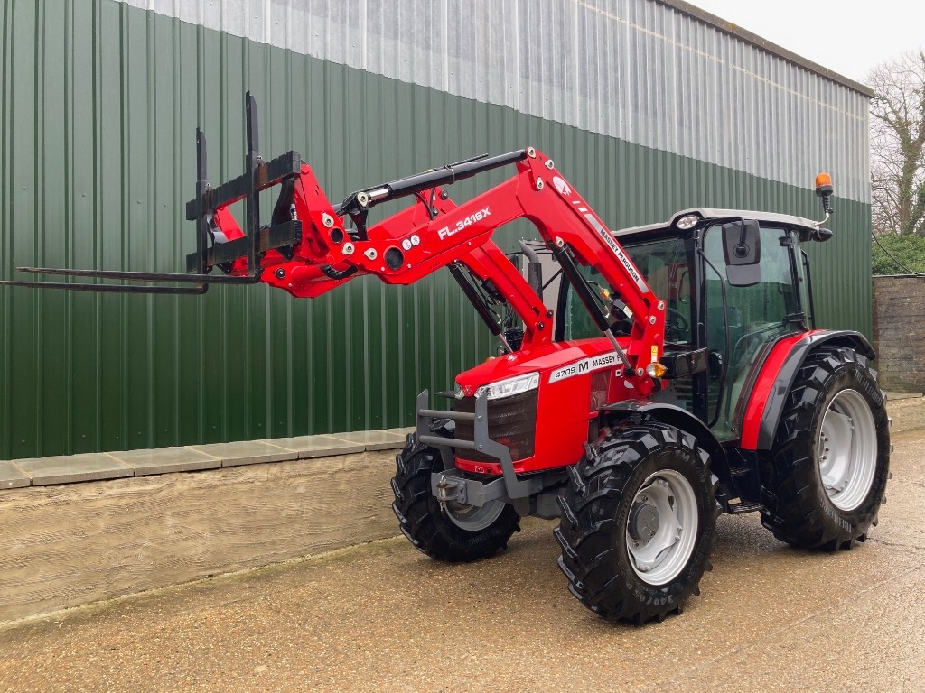 Massey Ferguson 4709M