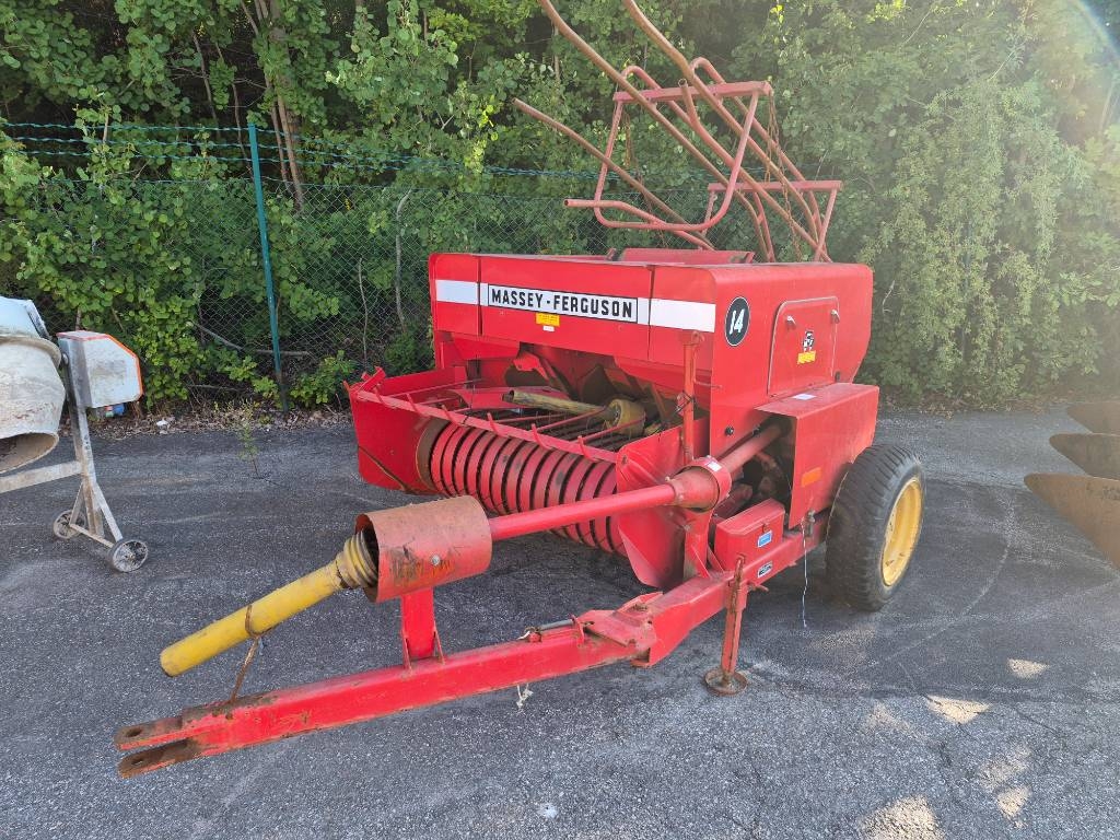 Massey Ferguson 14