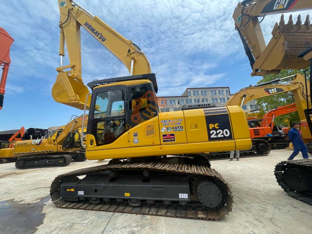 Komatsu PC 220-7