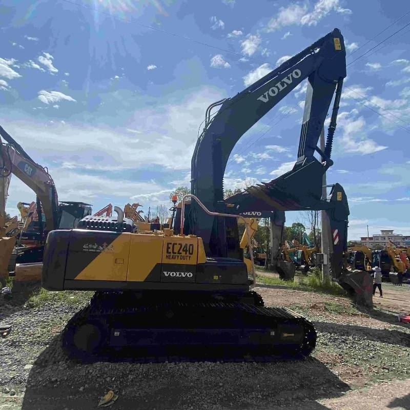 Volvo EC 240