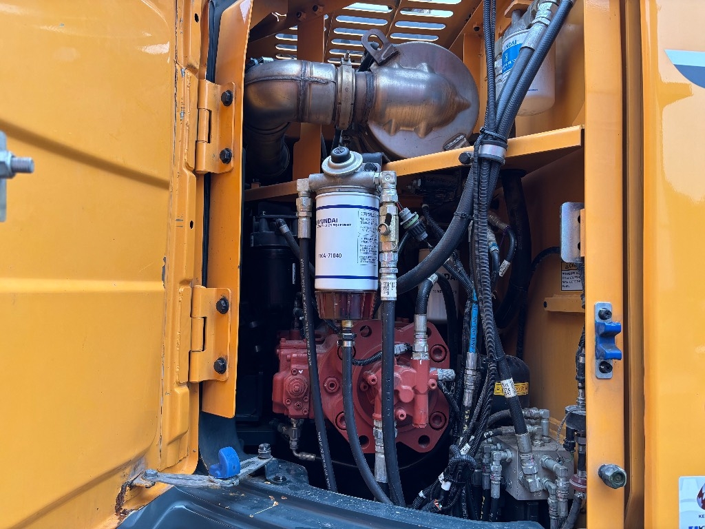 Hyundai HX 235 LCR / Myyty, Sold kuva 9