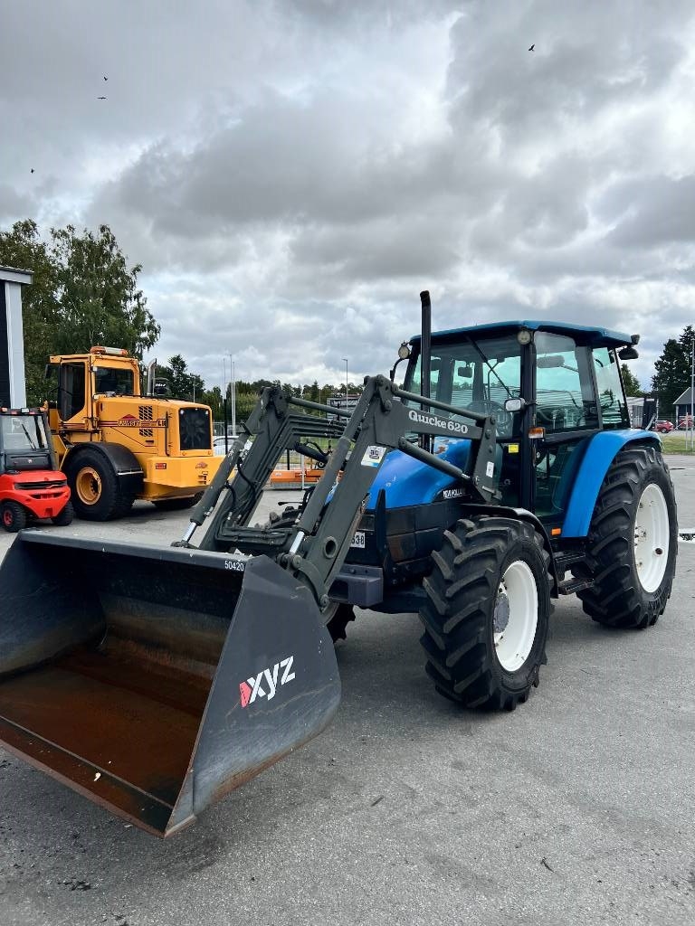 New Holland 5635