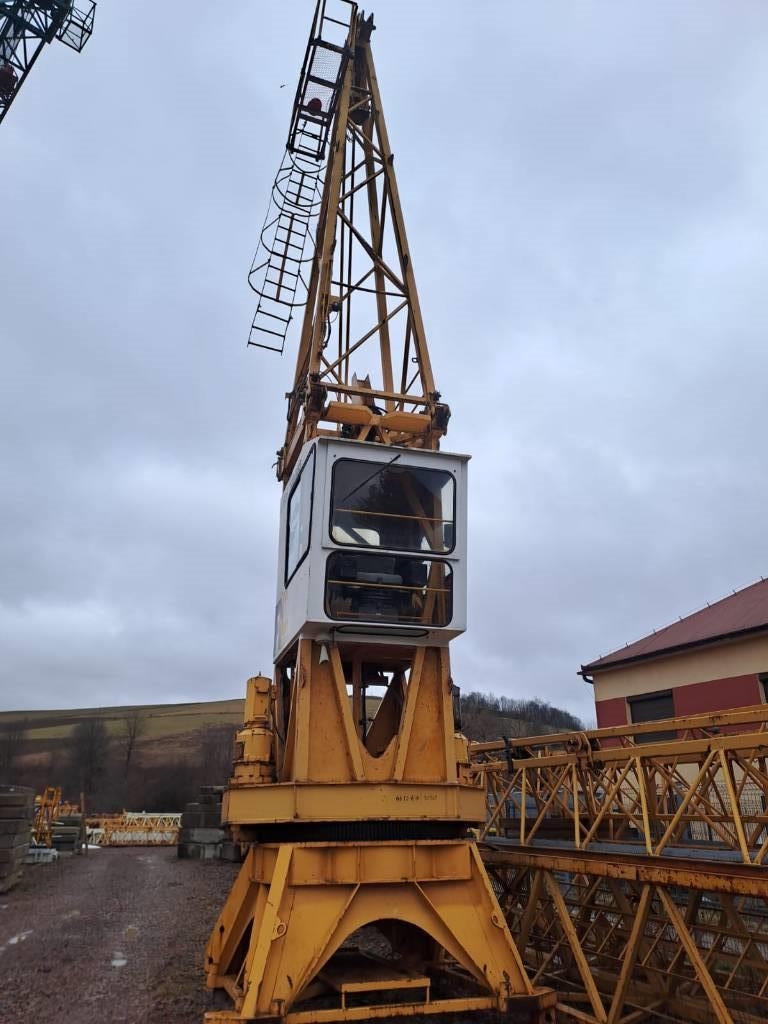 Liebherr 140 EC-H10