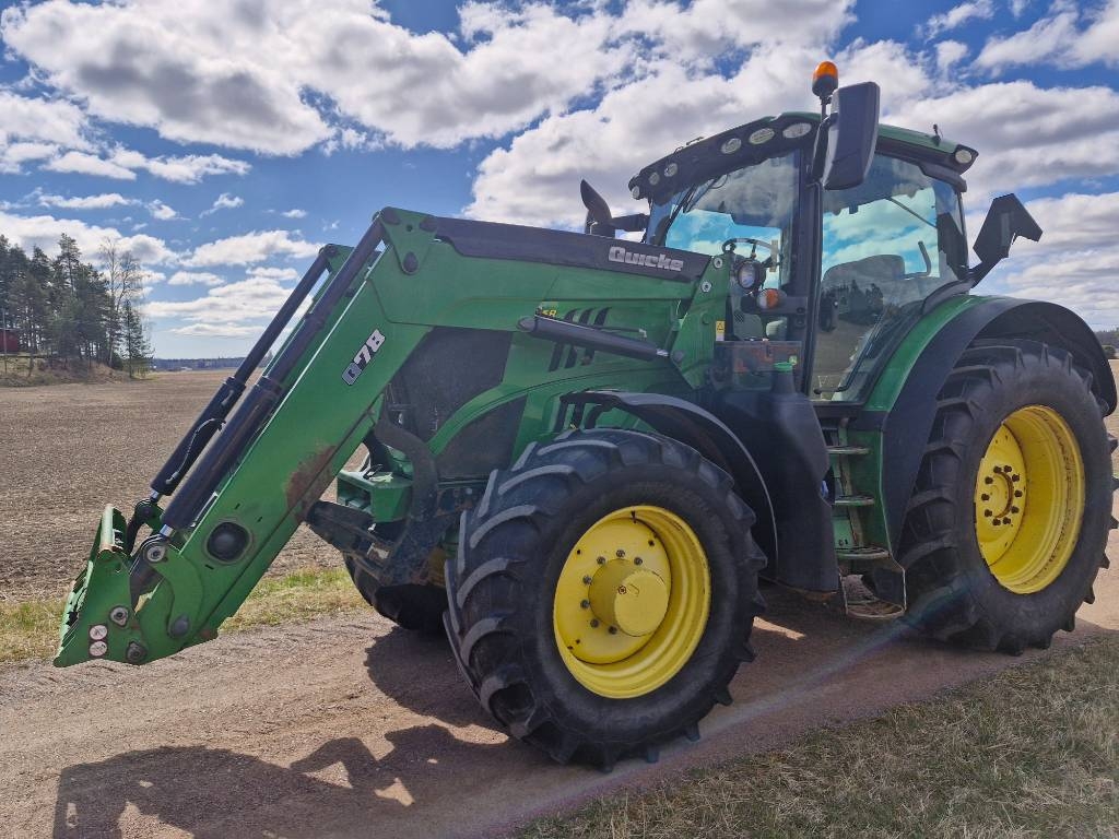 John Deere 6215 R