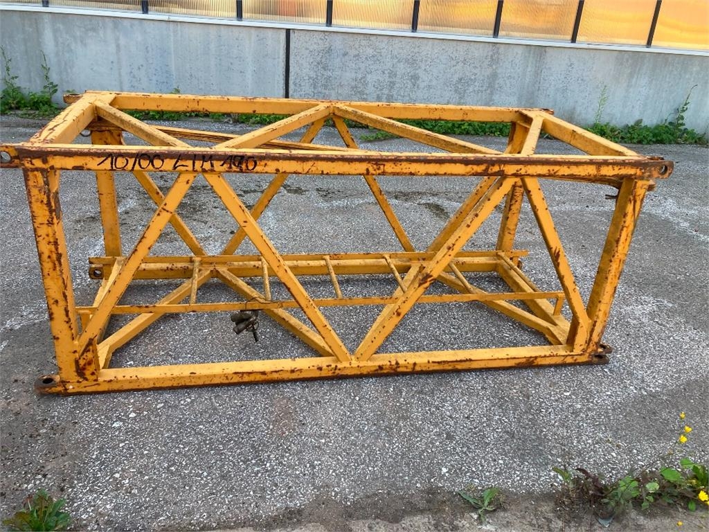 Grue à tour Liebherr Turmstück 2 meter — occasion