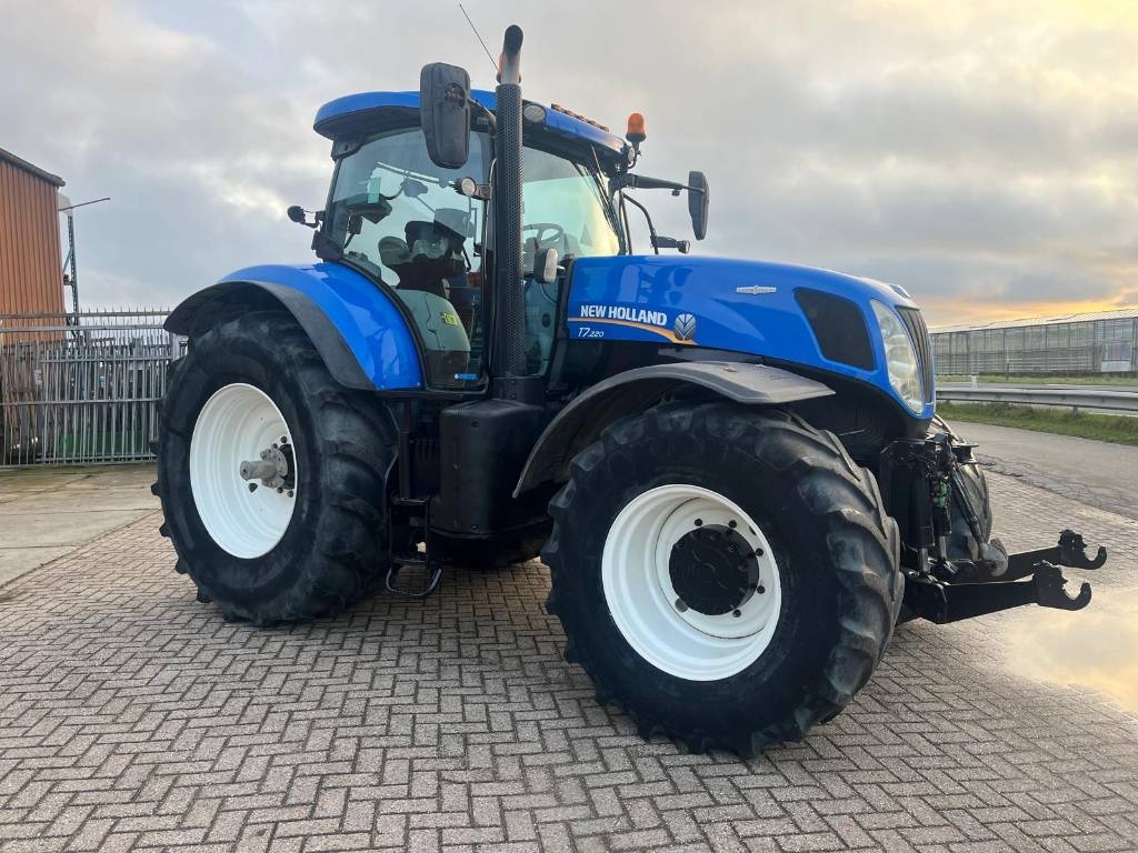 New Holland T 7.220 AC