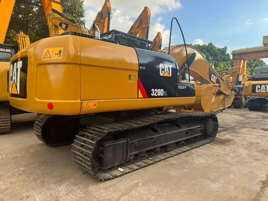 CAT 320 D