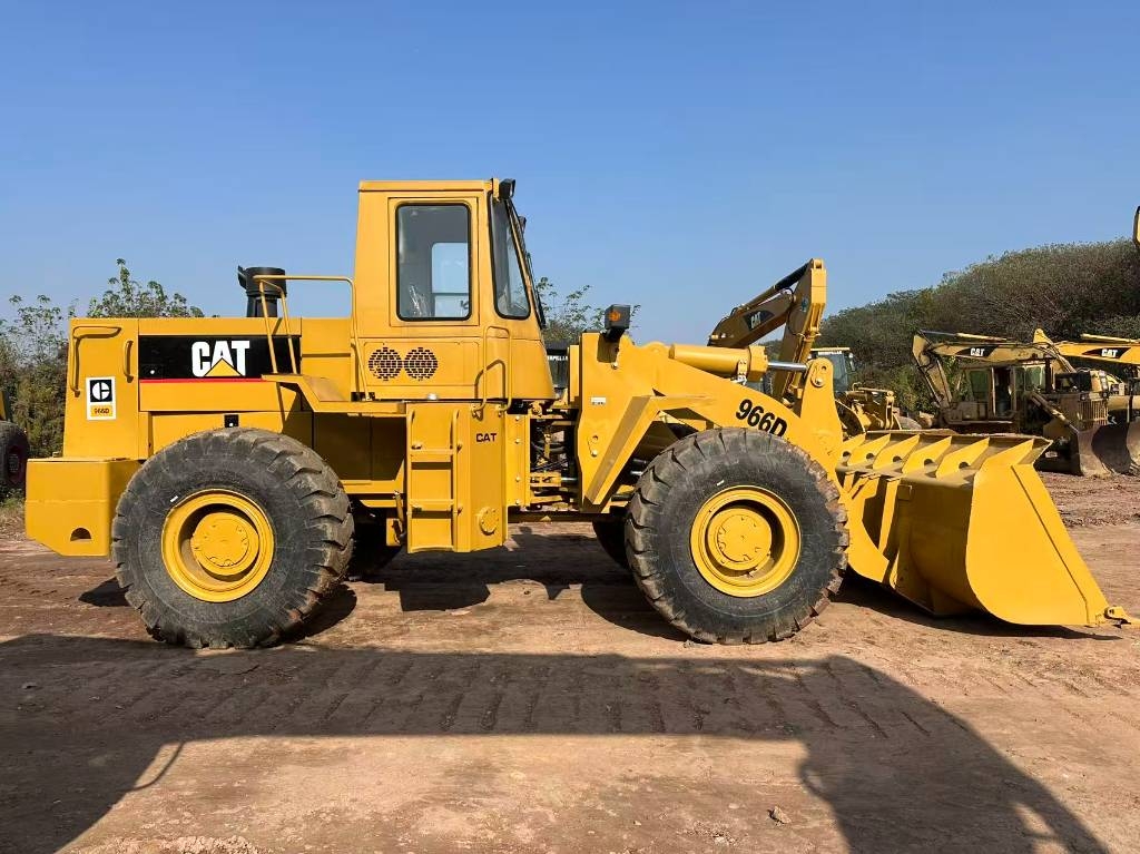 Chargeuse sur pneus Caterpillar 966 D — occasion 2016, 3 300 h