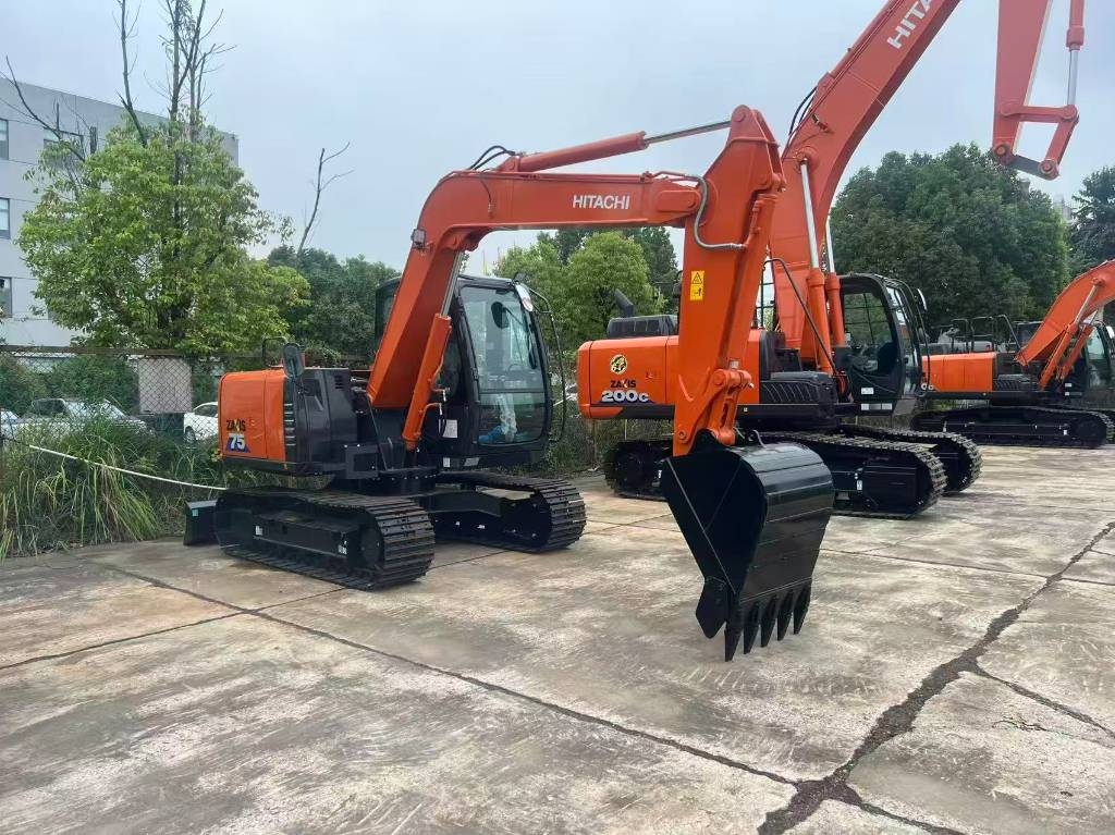 Mini-pelle Hitachi ZX 75 — occasion 2026